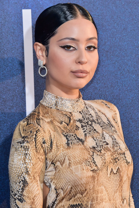 Which Celebrities Are Sagittarius? 18 Favorite Stars!!