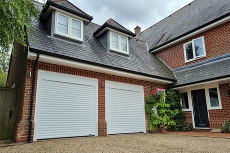 7 Facts You Need to Know About Roller Garage Doors