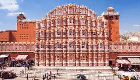 Front view of Hawa Mahal