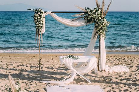 romantic-summer-wedding-kavala-white-roses_05x