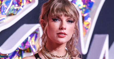 Swift's Strategic Streaming Hold Boosts Album Buzz
