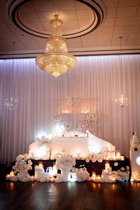 glamorous-wedding-montreal-lush-white-florals_14