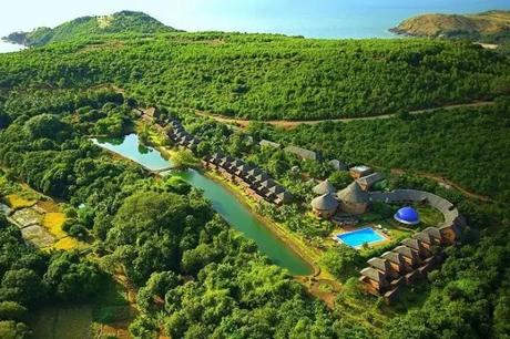 Stay At the Beach - Saswara Resort