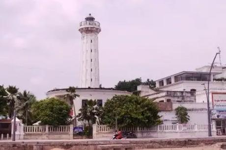 Exploring the structure of Lighthouse is one of the best things to do in Pondicherry