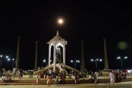 Enjoying evening at Goubert Avenue Beach Road is one of the best things to do in Pondicherry