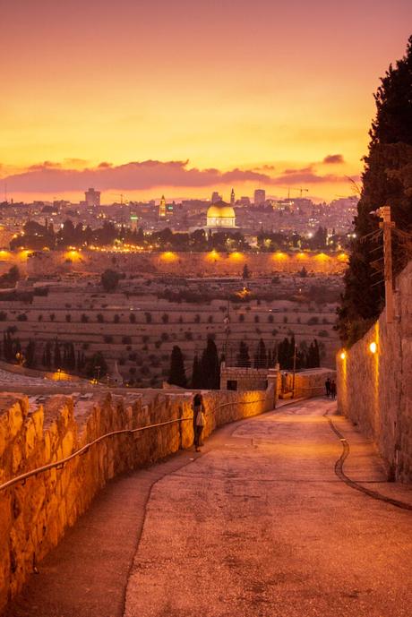 old-city-of-jerusalem-at-dusk-from-the-mount-of-olives
