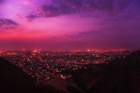 Enjoy new year parties in Jaipur with a view of this astonishing city from Nahargarh Fort at night