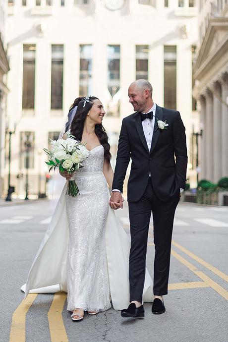 Stunning summer wedding and pre-party in Chicago with elegant details | Mary & Nick stunning-summer-wedding-pre-party-chicago-elegant-details_27