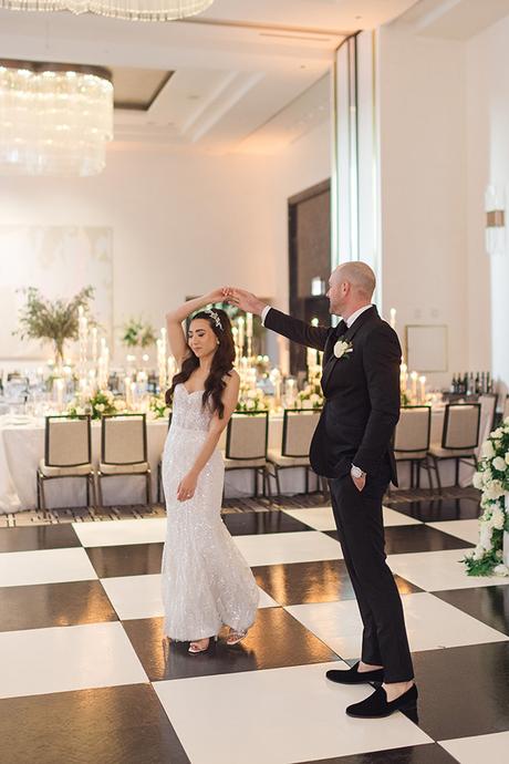 Stunning summer wedding and pre-party in Chicago with elegant details | Mary & Nick stunning-summer-wedding-pre-party-chicago-elegant-details_40