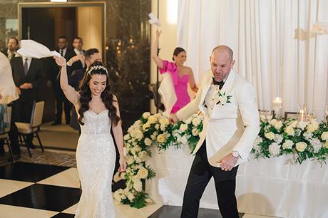 Stunning summer wedding and pre-party in Chicago with elegant details | Mary & Nick stunning-summer-wedding-pre-party-chicago-elegant-details_38