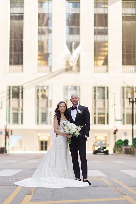 Stunning summer wedding and pre-party in Chicago with elegant details | Mary & Nick stunning-summer-wedding-pre-party-chicago-elegant-details_02