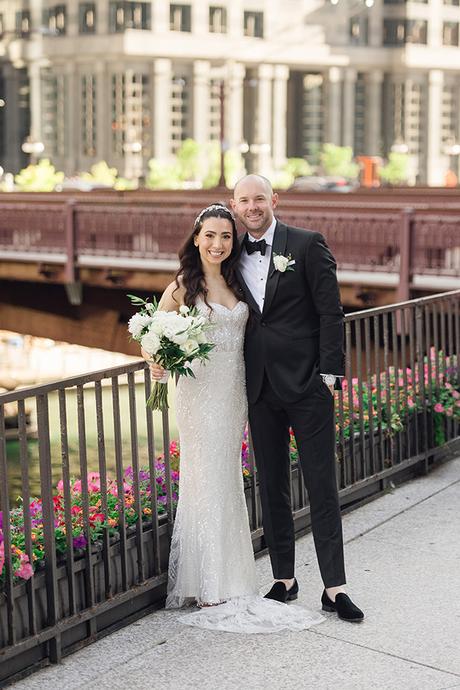 Stunning summer wedding and pre-party in Chicago with elegant details | Mary & Nick stunning-summer-wedding-pre-party-chicago-elegant-details_03