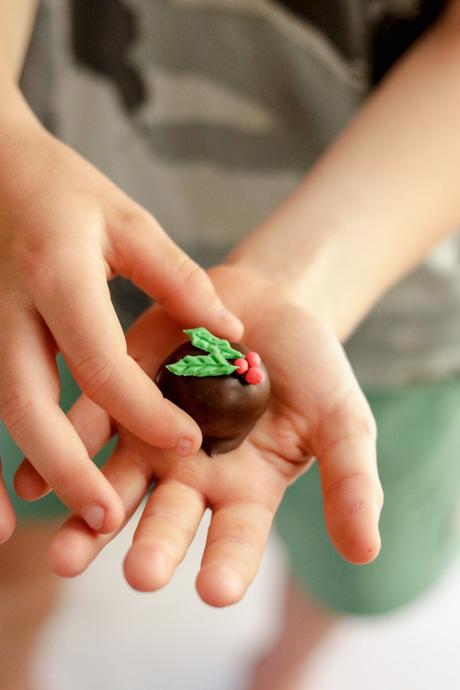 Christmas biscuit truffles