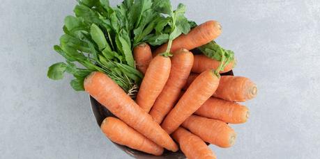 8 Reasons Why You Should Probably Start Eating Carrot Leaves!