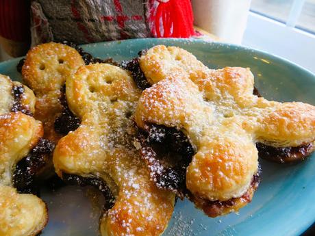 Gingerbread Man Mince Pies