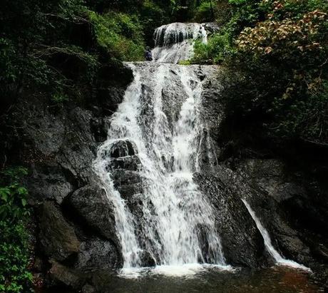 Unwind the marvelous beauty of Bamanbudo falls, one of the best hidden places in Goa