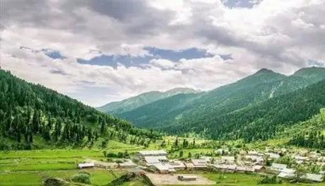 Aru Valley is one of the coolest places to visit in Kashmir in May