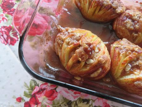 Hasselback Baked Apples