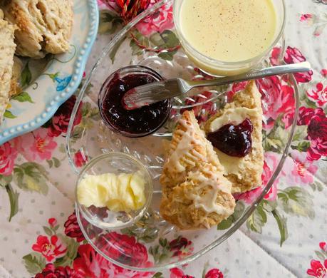 Eggnog Scones