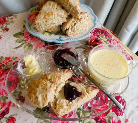 Eggnog Scones