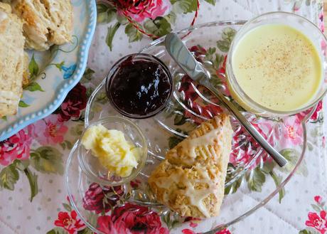 Eggnog Scones