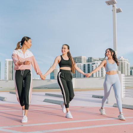 Wholesale Sports Two-Piece Sets for Women: An Insight into LA SOCIETY