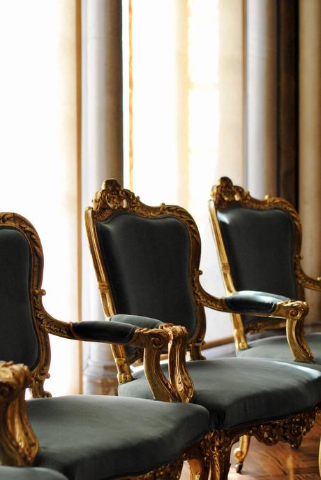 5 Reasons to Reupholster Your Old Chairs