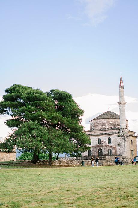 Lovely summer wedding in Ioannina with pretty flowers | Florenia & Evangelos lovely-summer-wedding-ioannina-pretty-flowers_13