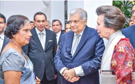  Former President Chandrika Bandaranaike Kumaratunga also met Princess Anne, at the dinner reception. Pictures by Sulochana Gamage