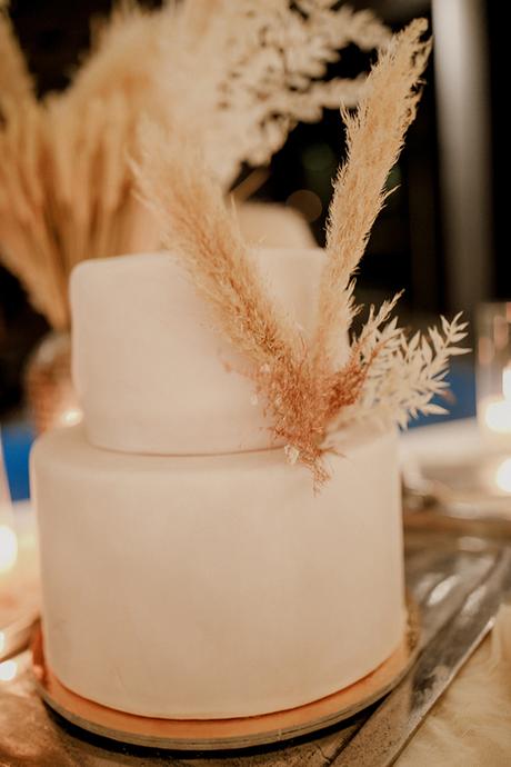 Bohemian summer wedding in Santorini with romantic details | Ioanna & Eric bohemian-summer-wedding-santorini-romantic-details_21x