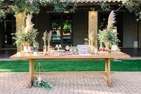 romantic-chic-wedding-decoration-ideas-white-blooms-lush-greeneries_07