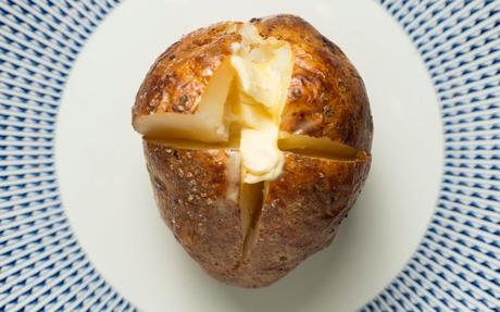 Five ways a baked potato provides a healthier alternative for dinner