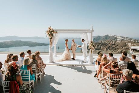 summer-wedding-santorini-delicate-hues_18x