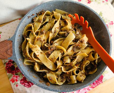 Easy Mushroom Bolognese