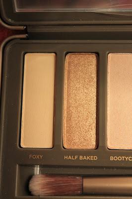 Pictures and Swatches || Urban Decay Naked 2 Palette