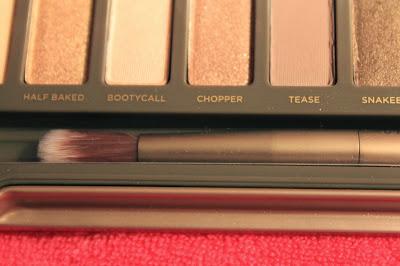 Pictures and Swatches || Urban Decay Naked 2 Palette