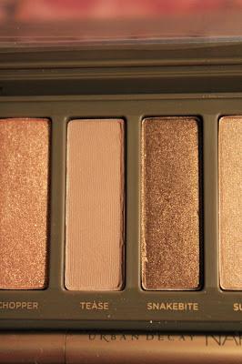 Pictures and Swatches || Urban Decay Naked 2 Palette