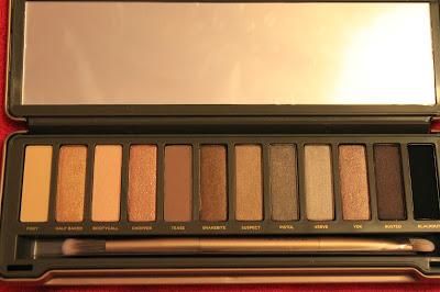 Pictures and Swatches || Urban Decay Naked 2 Palette