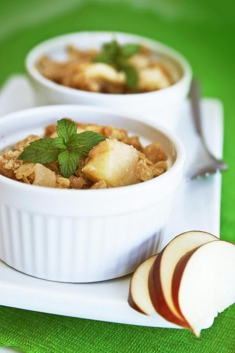 pear and apple crumble