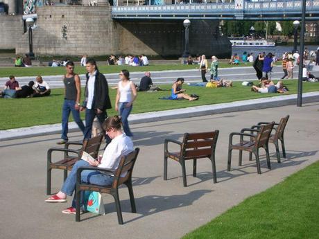 Potters Field Park, London - Solitary Seating Cluster