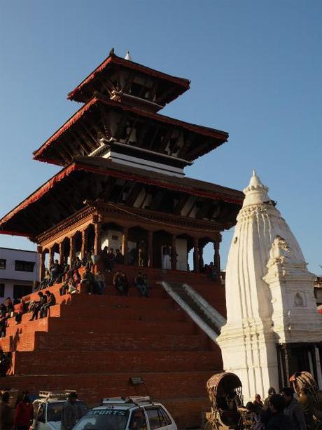 PC220388 カトマンズ,荘厳な遺跡と雑踏と / Kathmandu, Solemn remains and crowds