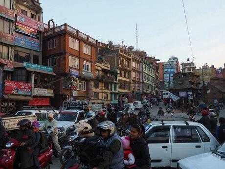 PC220446 カトマンズ,荘厳な遺跡と雑踏と / Kathmandu, Solemn remains and crowds