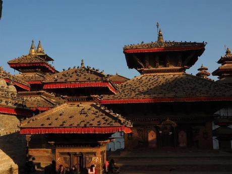 PC220397 カトマンズ,荘厳な遺跡と雑踏と / Kathmandu, Solemn remains and crowds