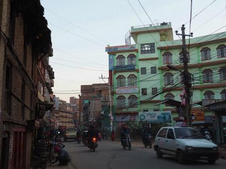 PC220449 カトマンズ,荘厳な遺跡と雑踏と / Kathmandu, Solemn remains and crowds