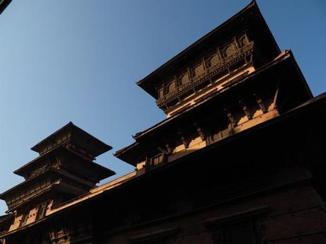 PC220368 カトマンズ,荘厳な遺跡と雑踏と / Kathmandu, Solemn remains and crowds