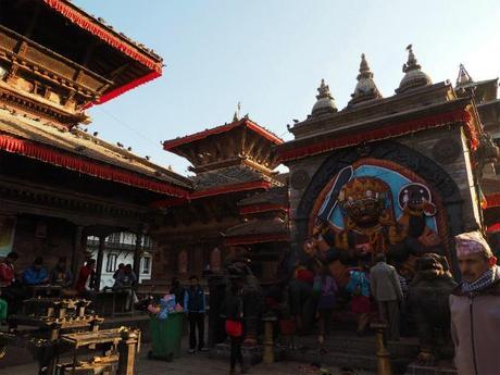 PC220405 カトマンズ,荘厳な遺跡と雑踏と / Kathmandu, Solemn remains and crowds