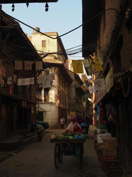 PC220119 パタン、カトマンズ郊外の世界遺産の村　/ Patan ( Kathmandu), the World Heritage