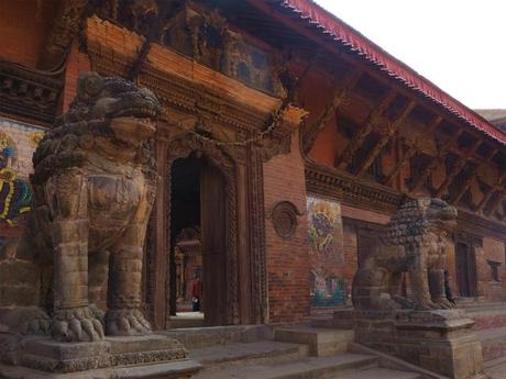 PC220183 パタン、カトマンズ郊外の世界遺産の村　/ Patan ( Kathmandu), the World Heritage