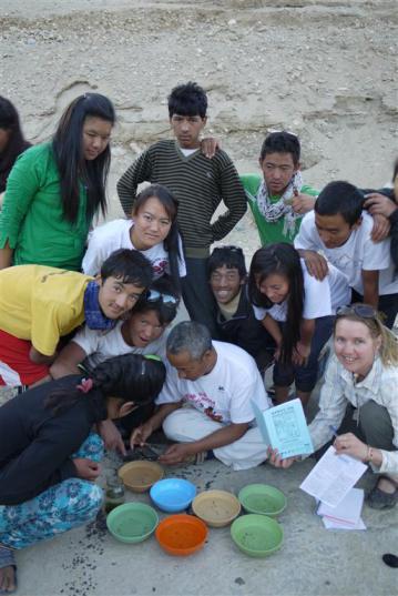 Angchuk was particularly enthralled with the investigation, i was delighted that the activity which I thought would be over in 2omin was received with such enthusiasm that we spent over 1h30 searching for and identifying animals.