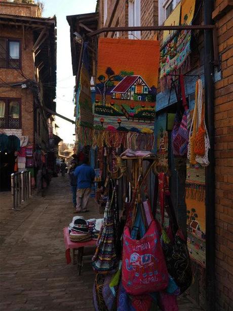 PC220266 バクタブル，カトマンズ郊外の世界遺産の町 / Bhaktapur (Kathmandu), the World Heritage